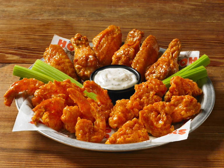 Hooters food 1 Buffalo_Platter
